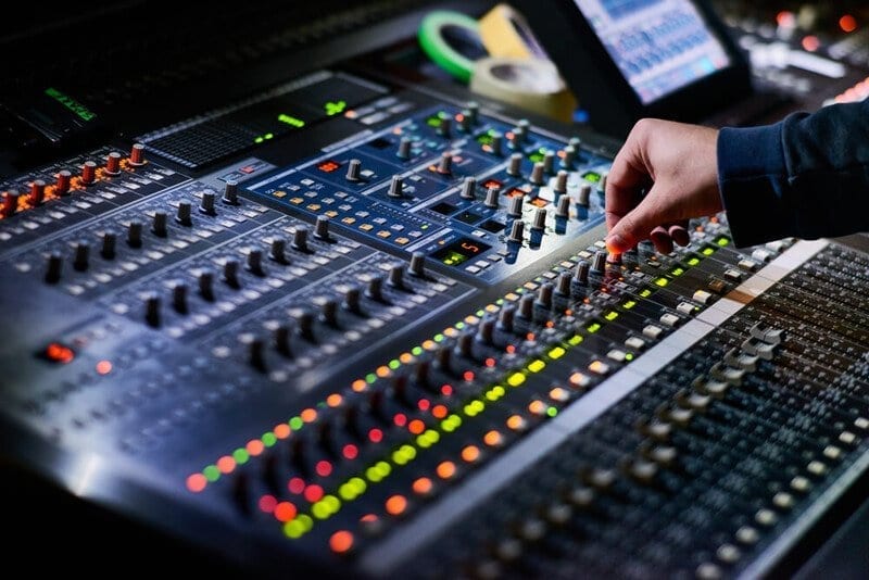 Sound-Design-Studio-Mixer